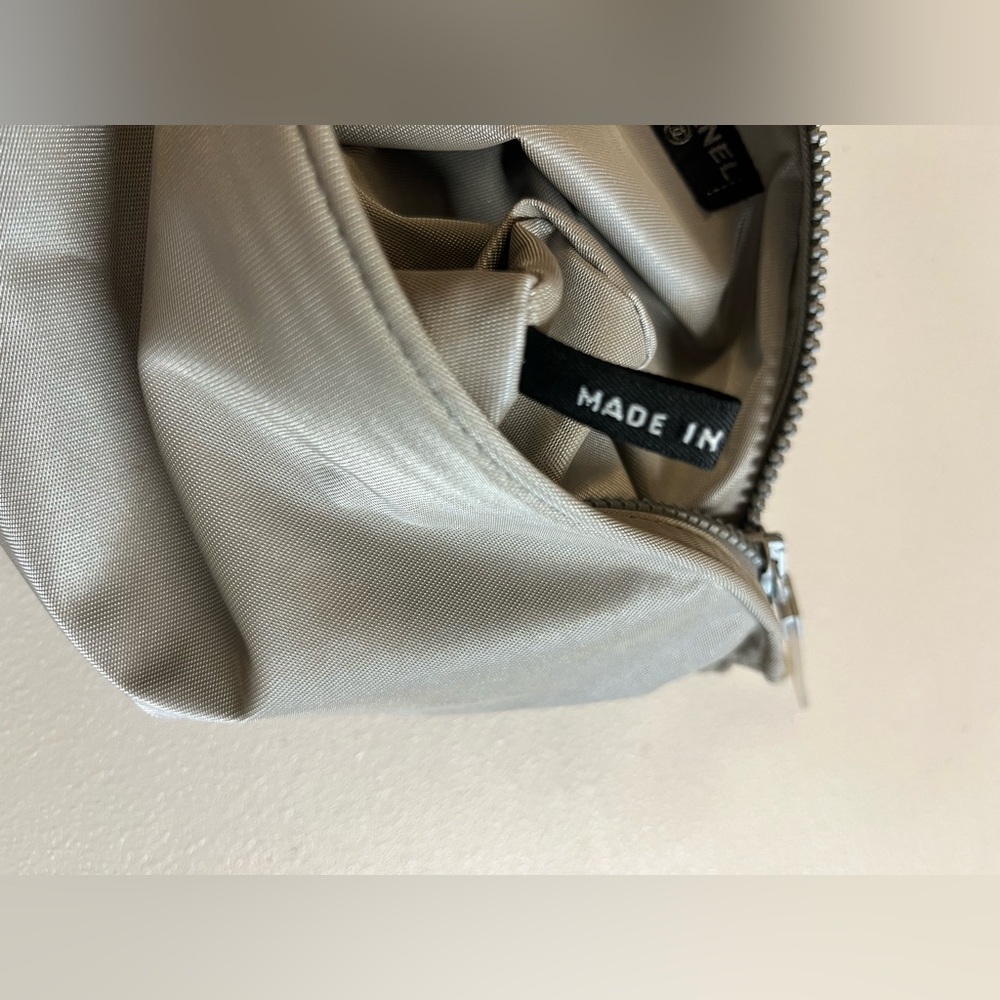 Chanel Gray Cosmetic Bag With Rectangular Shape A… - image 5